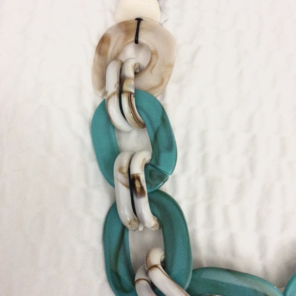 COPY - Coco blue beige statement necklace new - Picture 2 of 3